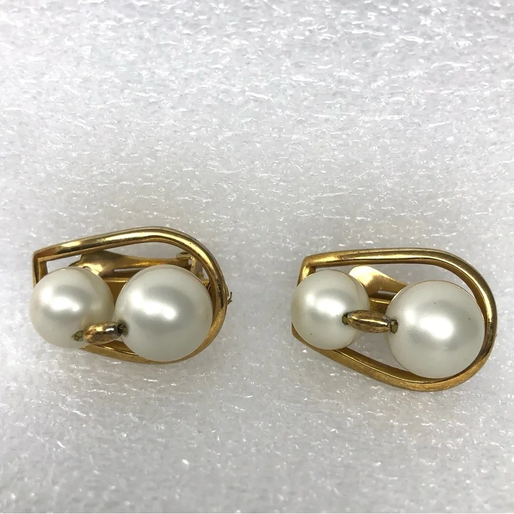 Ledo Earrings Vintage Faux Pearl Clip On